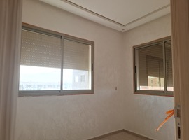 Appartement dans r+3 2eme et 3eme étage de 4 pièces près marjane 