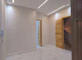 Appartement a vendre dans R +2 escalier privatif,a el jadida.