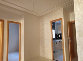 Appartement a vendre au 2eme étage escalier privatif, de 95m2 a malk chikh el jadida