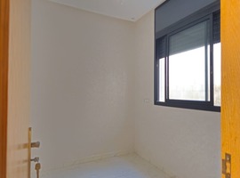 Appartement a vendre au 2eme étage escalier privatif, de 95m2 a malk chikh el jadida