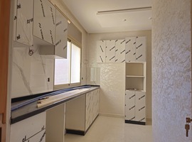 Appartement a vendre dans R+2 escalier privatif, de 113 m2 (surface sans escalier) a jnan lmatar près Najed el jadida.