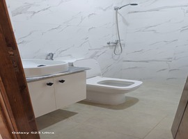 Appartement a vendre dans R+2 au 2eme étage, de 147 m2 a el jadida.