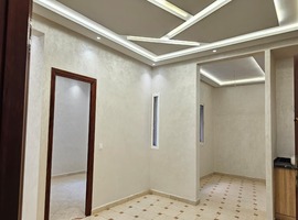 Appartement a vendre dans  R+2 au 1er étage ,deuxième main a hay essalam Hiba el jadida.