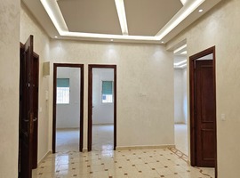 Appartement a vendre dans  R+2 au 1er étage ,deuxième main a hay essalam Hiba el jadida.