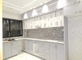 Appartement a vendre dans R+3 ,de 110 m2 avec ascenseur, a el jadida. 