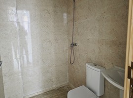 Appartement a vendre dans R+2 escalier privatif a hay essalam près route Marrakech el jadida.