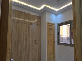 Appartement a vendre dans R+2 escalier privatif a hay essalam près route Marrakech el jadida.