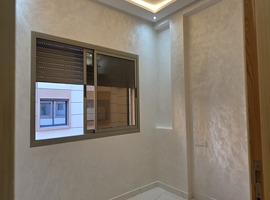 Appartement a vendre dans R+2 escalier privatif a hay essalam près route Marrakech el jadida.