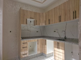 شقة سفلية للبيع قرب مرجان الجديدة .