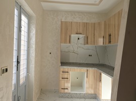 شقة سفلية للبيع قرب مرجان الجديدة .