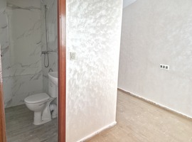 شقة سفلية للبيع قرب مرجان الجديدة .