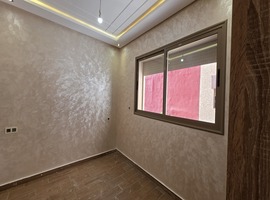 Appartement a vendre au 1er étage dans R+2 escalier privatif a el jadida.