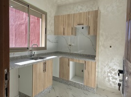 Appartement a vendre au 1er étage dans R+2 escalier privatif a el jadida.