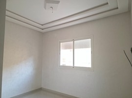 Appartement a louer au 1er étage dans R+4 face sud près marjane el jadida.