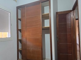 Appartement a louer au 1er étage dans R+4 face sud près marjane el jadida.