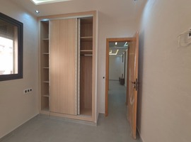 Appartement a vendre de deux façades escalier privatif au 2eme étage a el jadida.