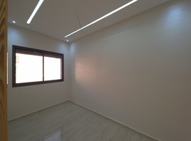 Appartement a vendre  dans R+2 ,de 76 m2 deux appartements par étage a el jadida.