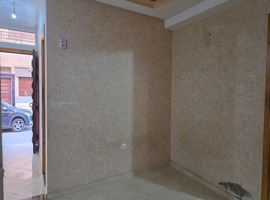 شقة للكراء طالق سفلي بلكور بحي السلام قرب مسجد نادية الجديدة.