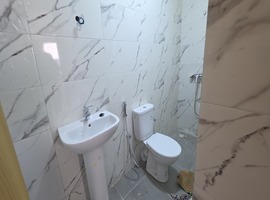 Appartement a vendre escalier privatif, étage courant près al bousstane el jadida. 