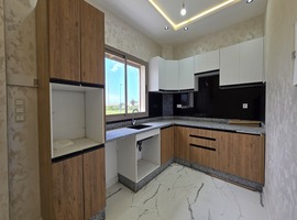 Appartement a vendre escalier privatif, étage courant près al bousstane el jadida. 