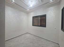 Appartement RDC 76 m2 dans R+2,deux façades a vendre au plein centre hay essalam el jadida .