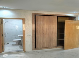 Appartement a vendre de deux façades au 2ème étage escalier privatif a Al bousstane el jadida .