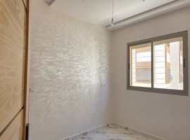 Appartement a vendre dans R+2 escalier privatif de 82 m2 a el jadida.