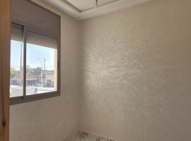 Appartement a vendre dans R+2 escalier privatif de 82 m2 a el jadida.