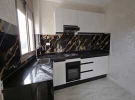 Appartement a vendre  de 82 m2 au 2ème étage de deux façades a Al bousstane el jadida.