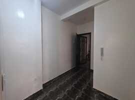 شقة للبيع بالعمران قرب النجد  طابق سفلي بمدينة الجديدة.  