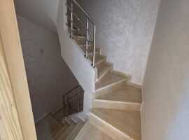 Appartement neuf a vendre avec escalier privatif étage courant a el jadida .