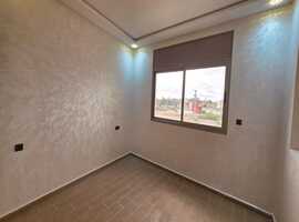 Appartement a vendre de 89 m2 au 1er étage près al bousstane el jadida. 