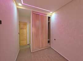 Appartement a vendre de 89 m2 au 1er étage près al bousstane el jadida. 