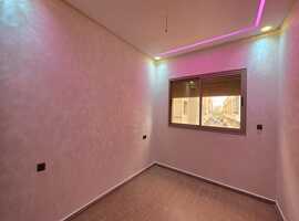 Appartement a vendre de 89 m2 au 1er étage près al bousstane el jadida. 