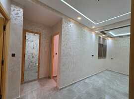 Appartement a vendre de 89 m2 au 1er étage près al bousstane el jadida. 