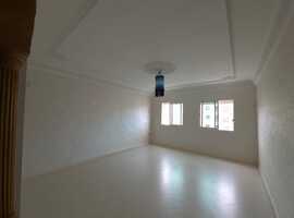 Appartement a vendre de 145 m2 dans R +4 ,un appartement par étage au centre Najed près carrfour el jadida. 