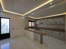 Duplex villa a vendre de 325 m2 ,1er étage avec la cave et jardin a el jadida.