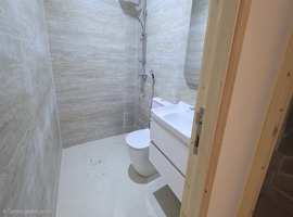 Appartement a vendre dans R+2 ,de 113 m2 escalier privatif a el jadida. 