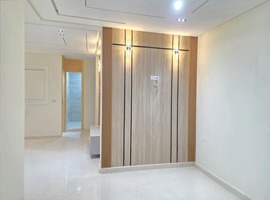 Appartement a vendre dans R+2 ,de 113 m2 escalier privatif a el jadida. 